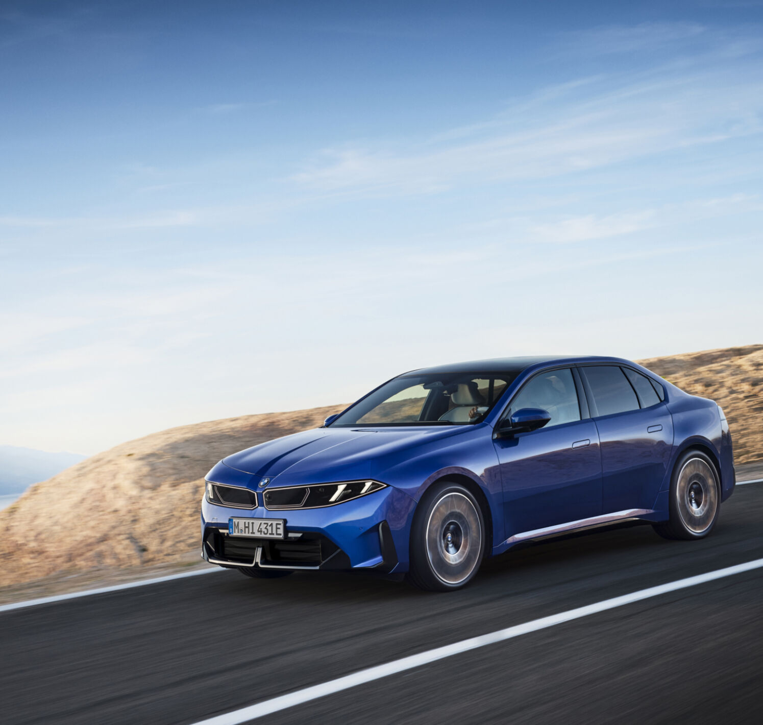 https://autofilter.sk/assets/files/images/3-sedan-2/gallery/P90657652_highRes_the-new-bmw-i3-50-xd.jpg - obrazok