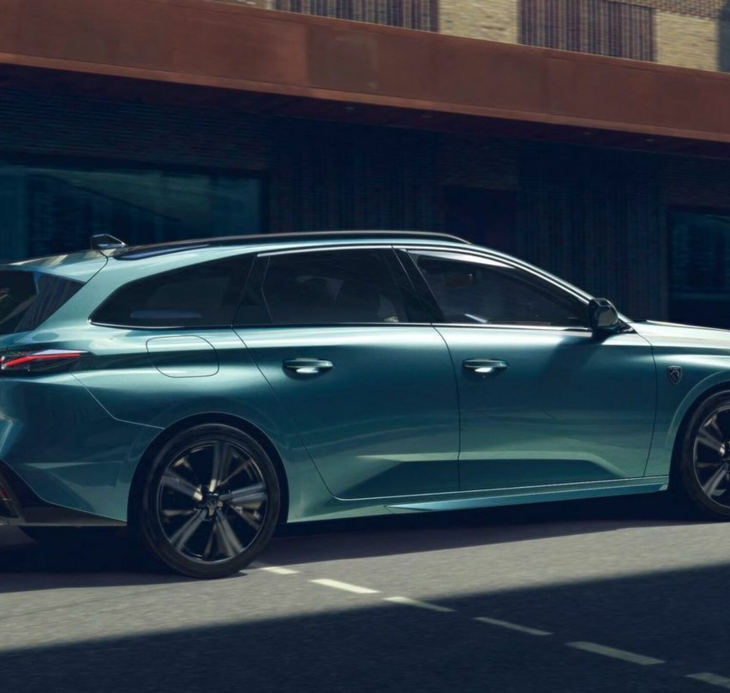 https://autofilter.sk/assets/files/images/308-sw/gallery/Peugeot-308-sw-2021-08-galeria_2025-04-10-201042_jmpl.jpeg - obrazok