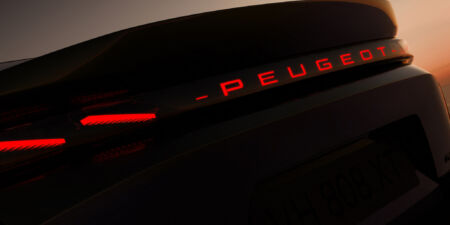 Peugeot 408 FACELIFT – fastback, ktorý spája štýl s elektrifikovaným pohonom obrazok