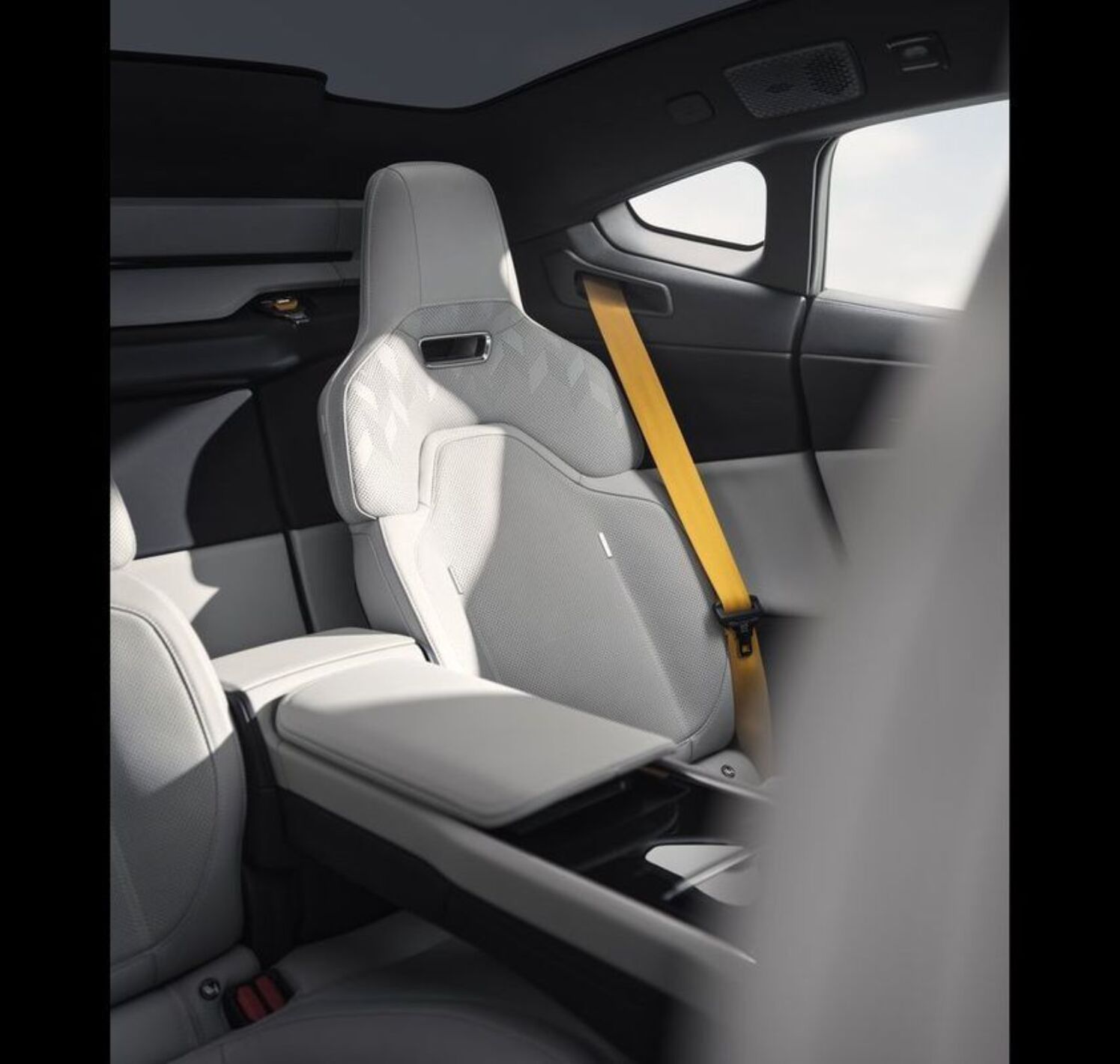 https://autofilter.sk/assets/files/images/5/gallery/polestar-5_07-galeria.jpg - obrazok
