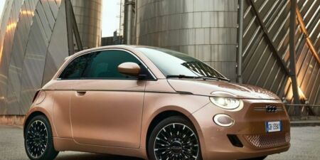 Fiat 500e 3+1: elektrická päťstovka s praktickejším prístupom dozadu obrazok