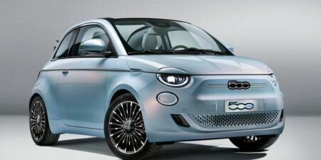 Fiat 500e Cabrio: mestský elektromobil s plátenou strechou a vlastným charakterom obrazok