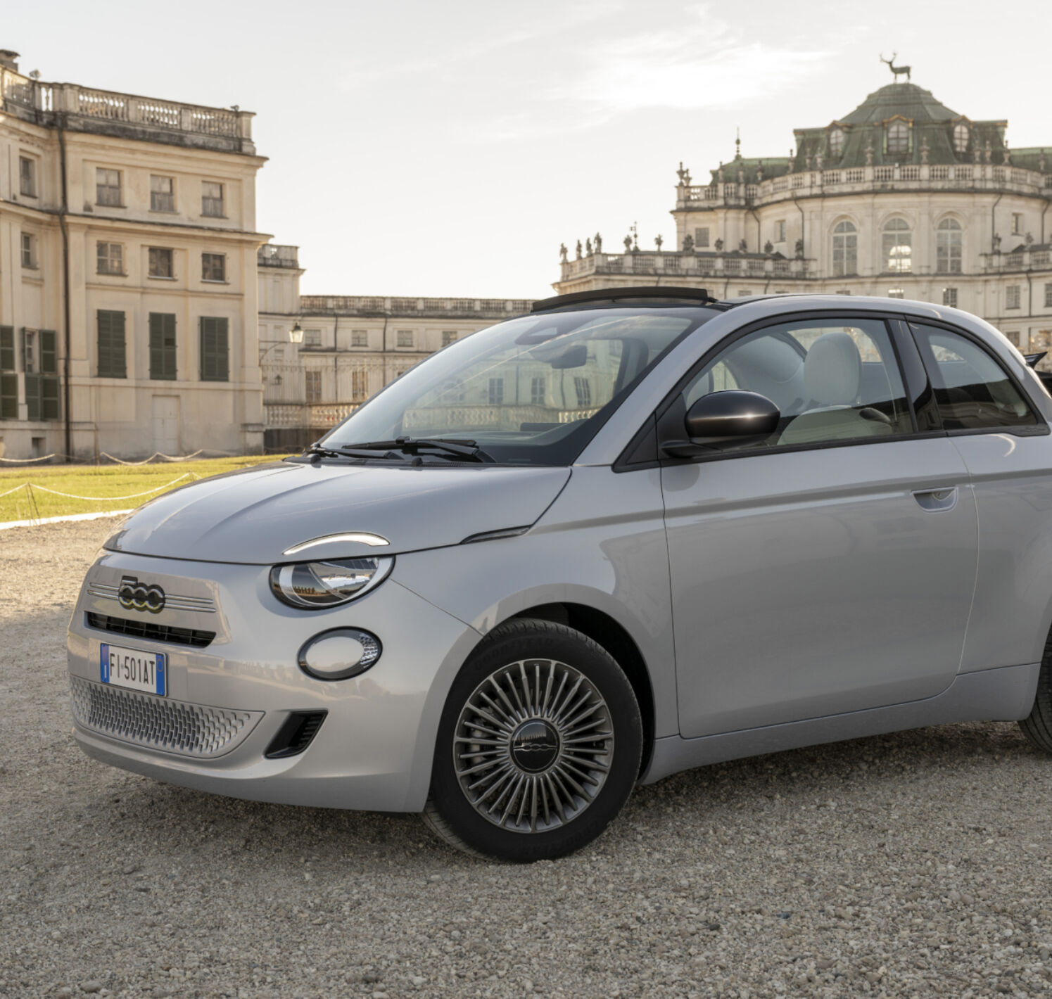 https://autofilter.sk/assets/files/images/500-hybrid-cabrio/gallery/Fiat500Hybrid25.jpg - obrazok