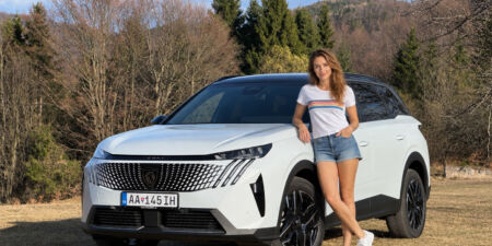 Peugeot 5008 GT Hybrid 145 e-DCS6 obrazok
