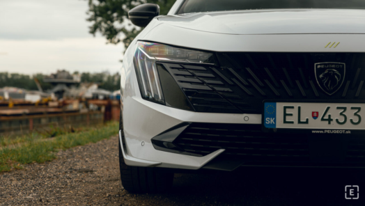 Test Peugeot 508 SW PSE: Taxi Marseille prichádza po 25 rokoch s elektrickým dopingom obrazok
