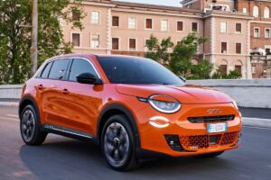 Fiat 600 – kompaktný crossover s benzínom aj hybridom do 145 koní