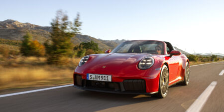 Porsche 911 Targa je štýlový kompromis medzi kupé a kabrioletom obrazok
