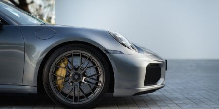 Nové Porsche 911 Turbo S. Je to hybrid s výkonom až 711 koní obrazok