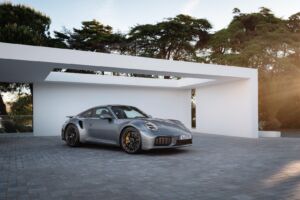 Porsche 911 Turbo S prináša extrémny výkon v prekvapivo použiteľnom balení