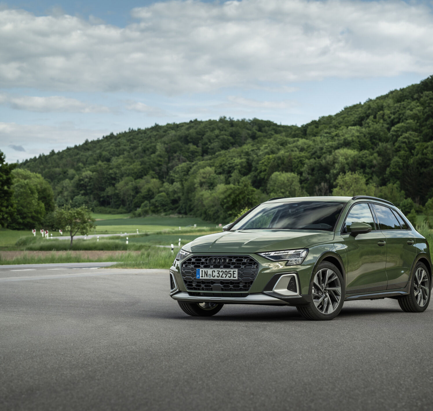 https://autofilter.sk/assets/files/images/a3-allstreet-e-hybrid/gallery/A250705_medium.jpg - obrazok