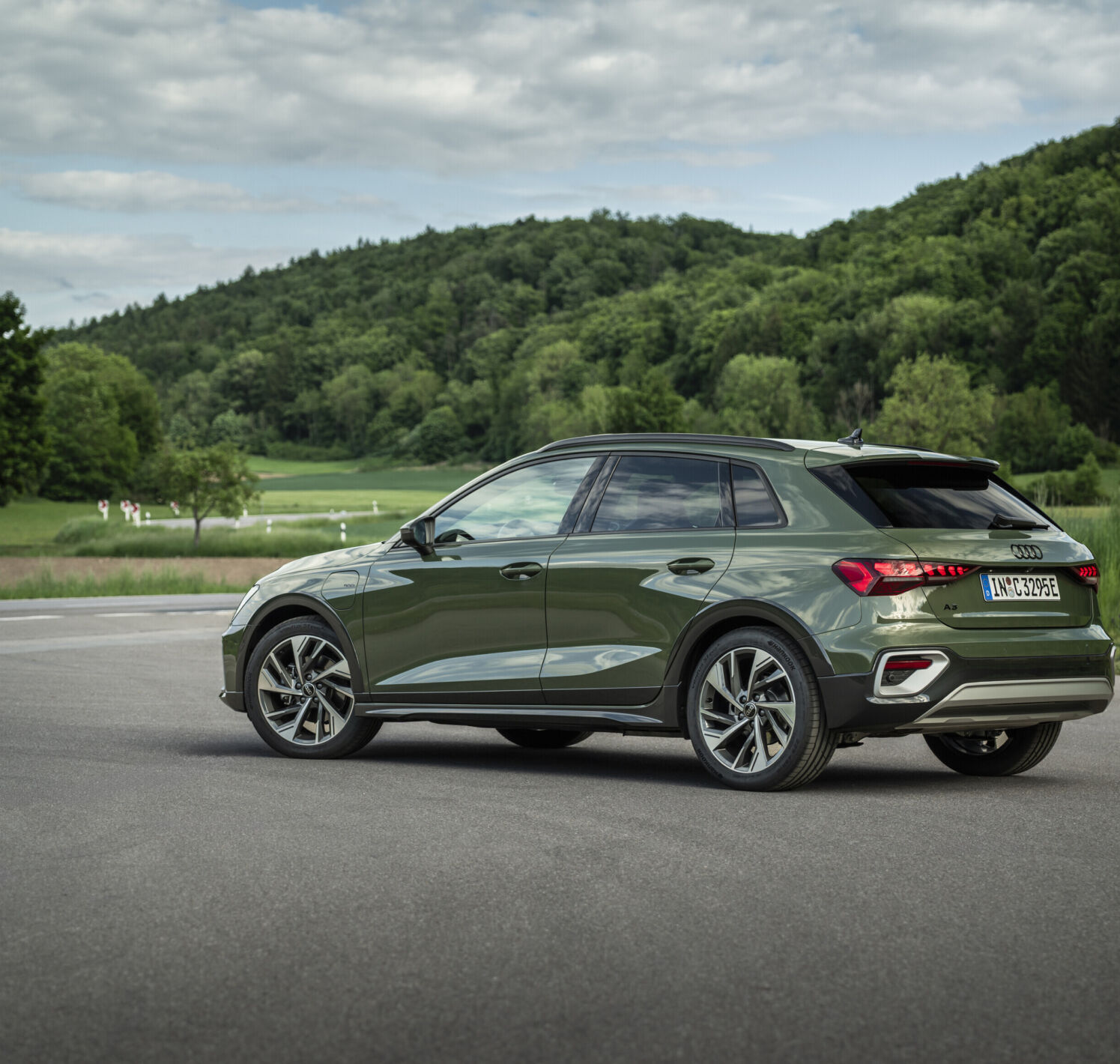 https://autofilter.sk/assets/files/images/a3-allstreet-e-hybrid/gallery/A250707_medium.jpg - obrazok