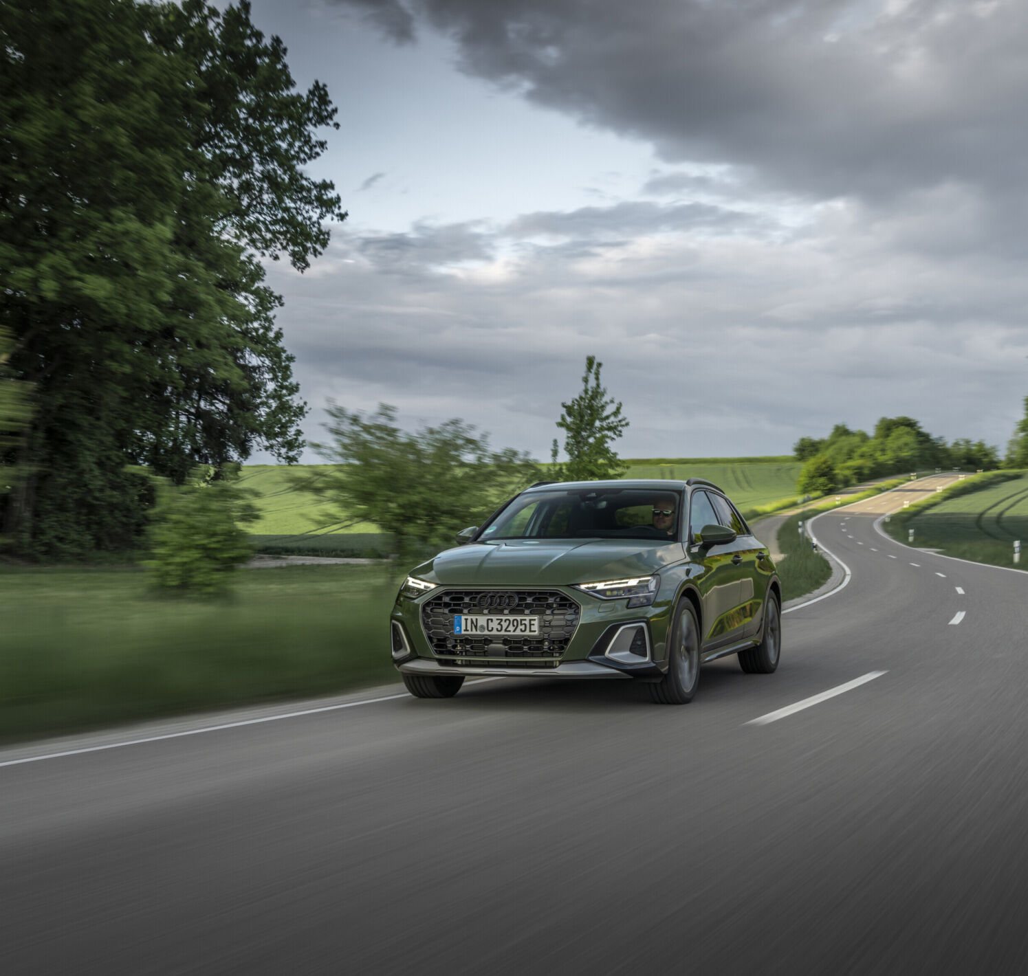 https://autofilter.sk/assets/files/images/a3-allstreet-e-hybrid/gallery/A250715_medium.jpg - obrazok