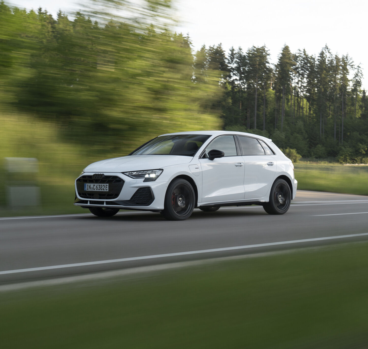 https://autofilter.sk/assets/files/images/a3-sportback-e-hybrid/gallery/A250749_medium.jpg - obrazok