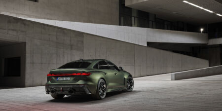 Nové Audi RS5 prvýkrát ako hybrid: 470 kW má 2,3 tony a otáznik nad charakterom obrazok