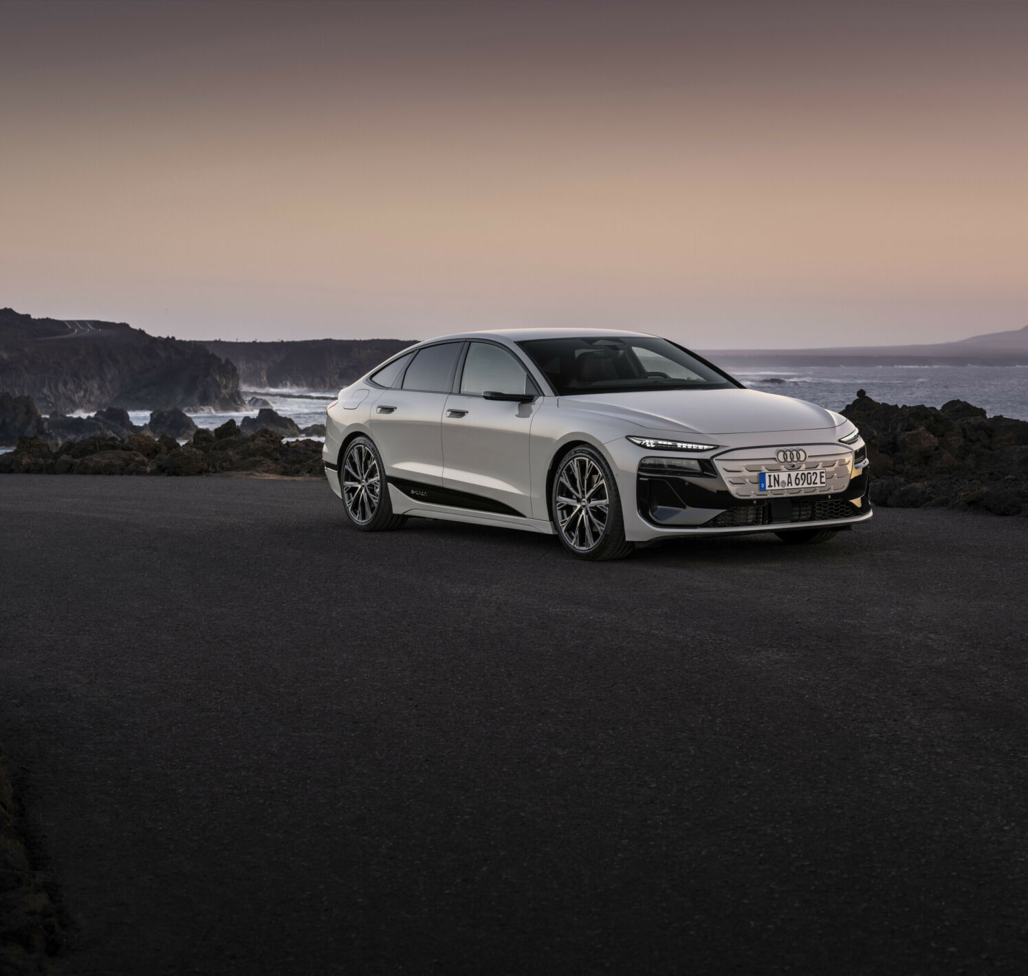 https://autofilter.sk/assets/files/images/a6-sportback-e-tron/gallery/A243225-medium_2025-04-10-202350_afaq.jpg - obrazok