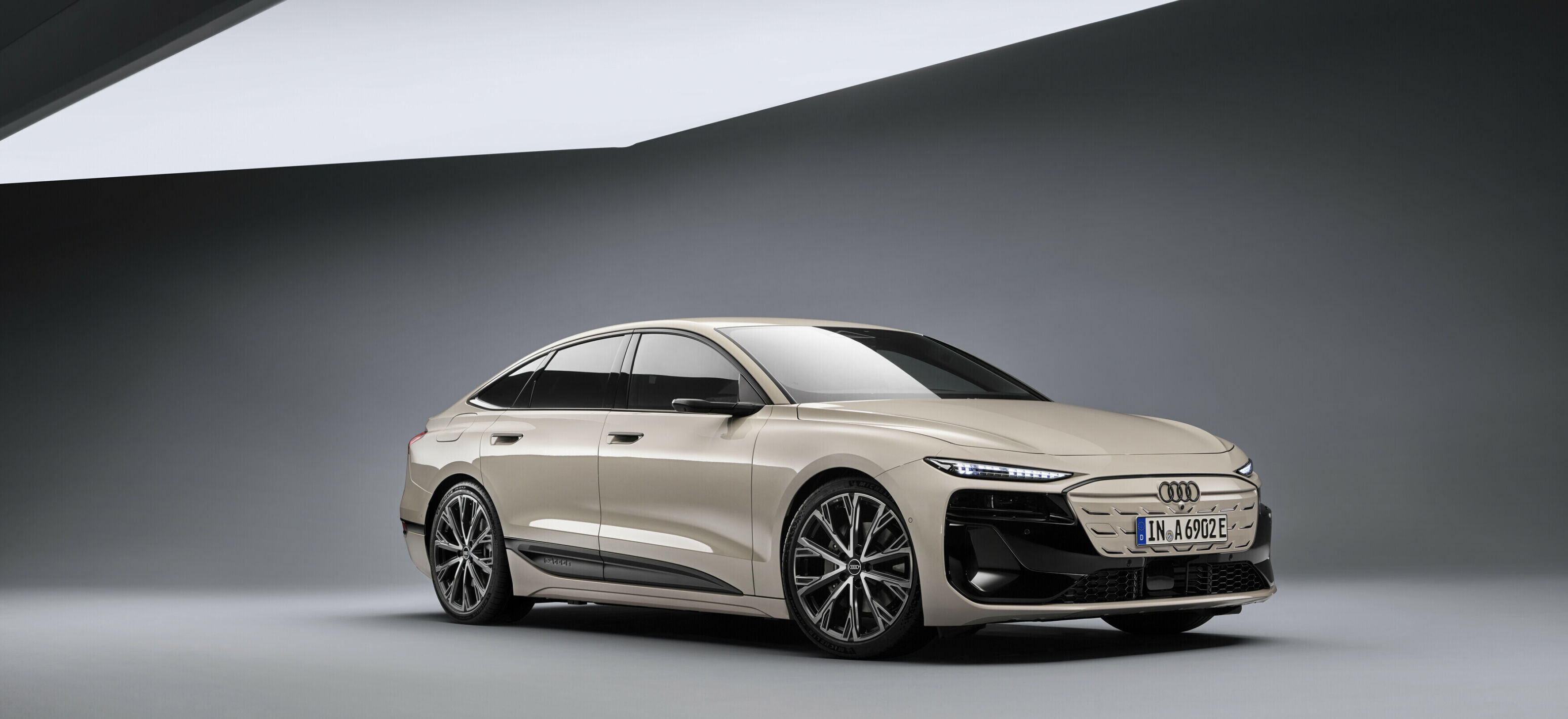 https://autofilter.sk/assets/files/images/a6-sportback-e-tron/gallery/A243203-medium_2025-04-10-202339_ypbc.jpg - obrazok