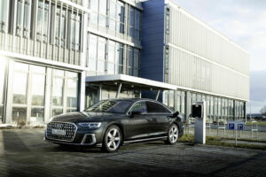 Audi A8 L TFSI e – luxusná limuzína s plug-in hybridom a dôrazom na komfort vzadu