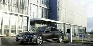 Audi A8 L TFSI e – luxusná limuzína s plug-in hybridom a dôrazom na komfort vzadu obrazok