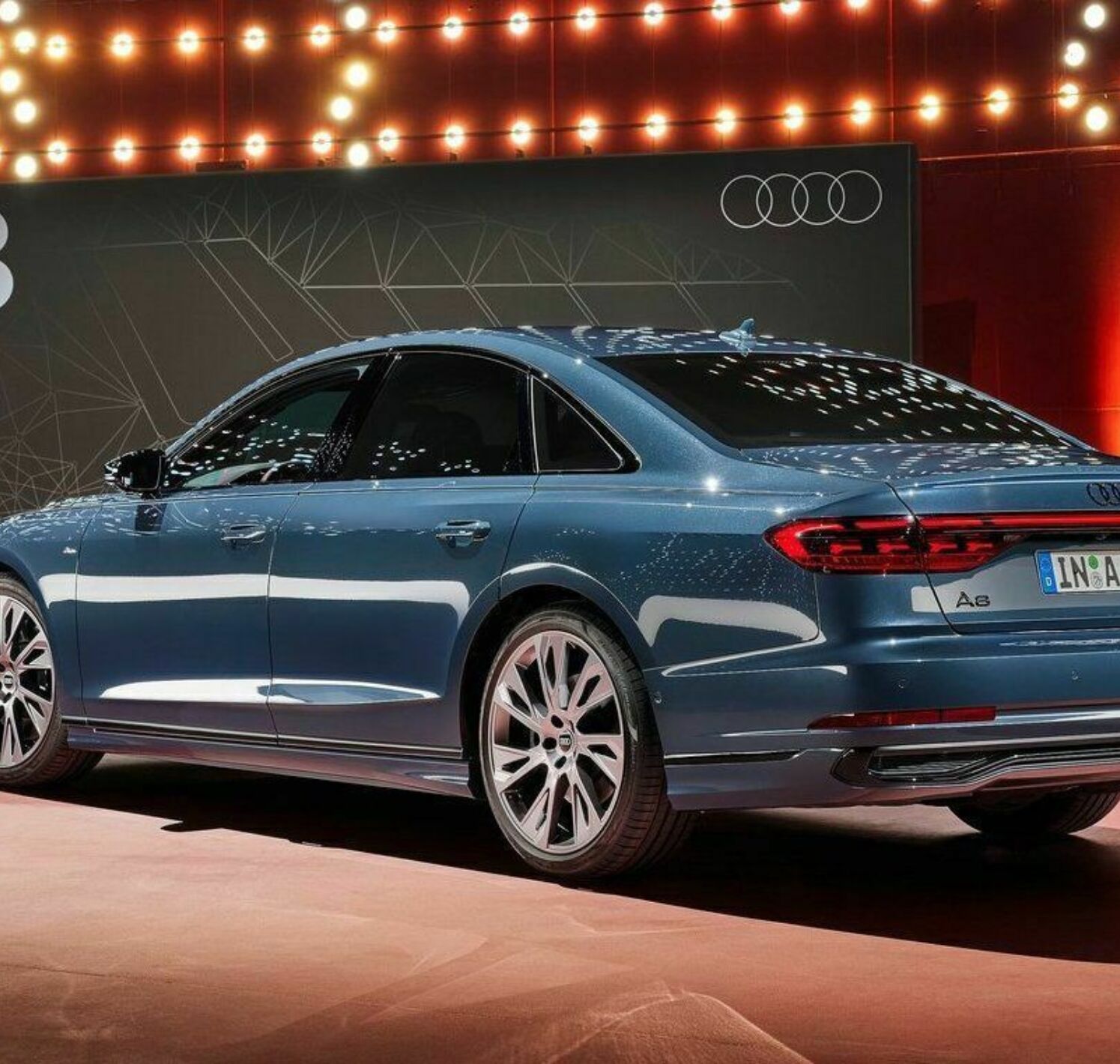 https://autofilter.sk/assets/files/images/a8/gallery/Audi-a8-2022-04-galeria_2025-04-10-201926_uygz.jpg - obrazok