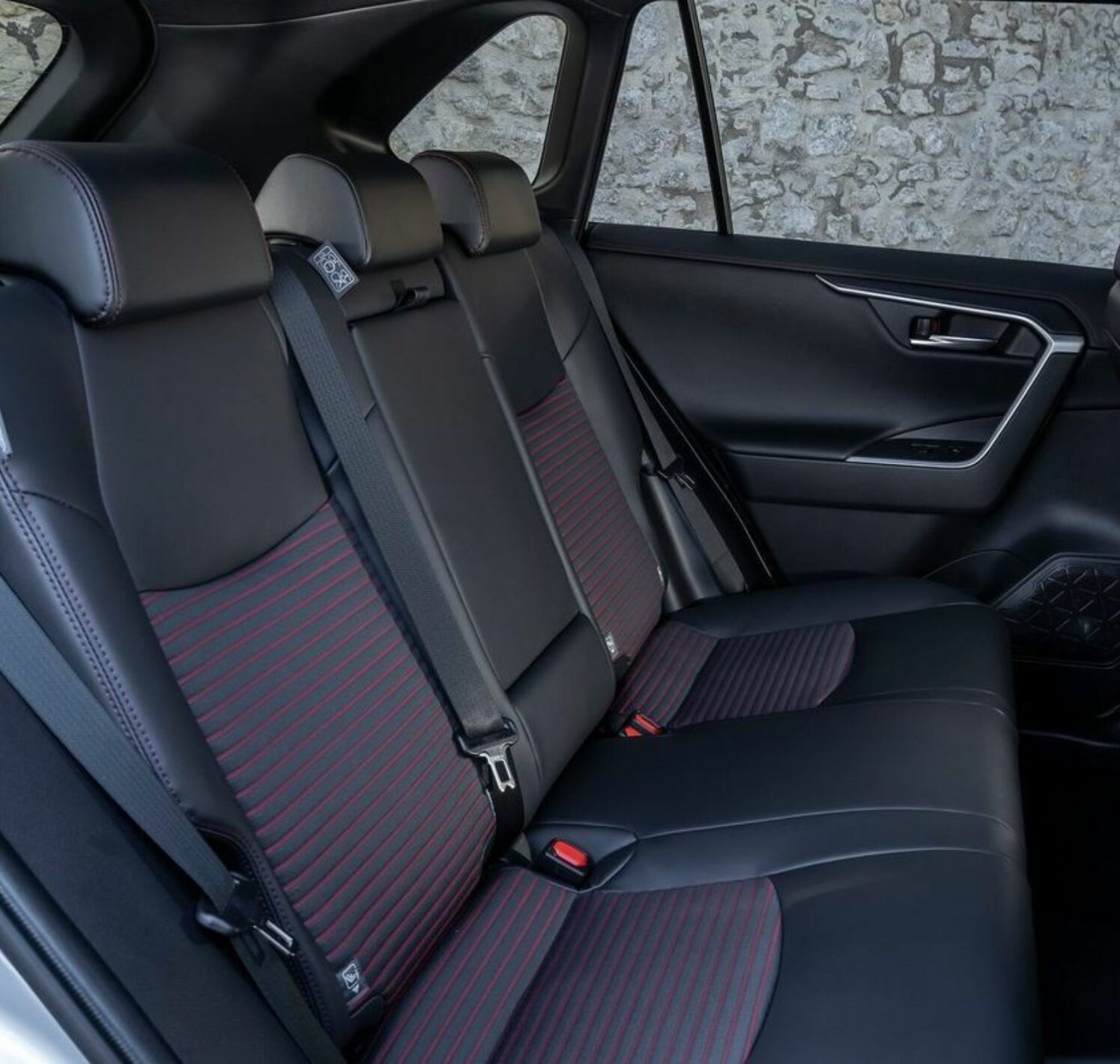 https://autofilter.sk/assets/files/images/across/gallery/Suzuki-across-2021-08-galeria_2025-04-10-213106_zdxo.jpeg - obrazok