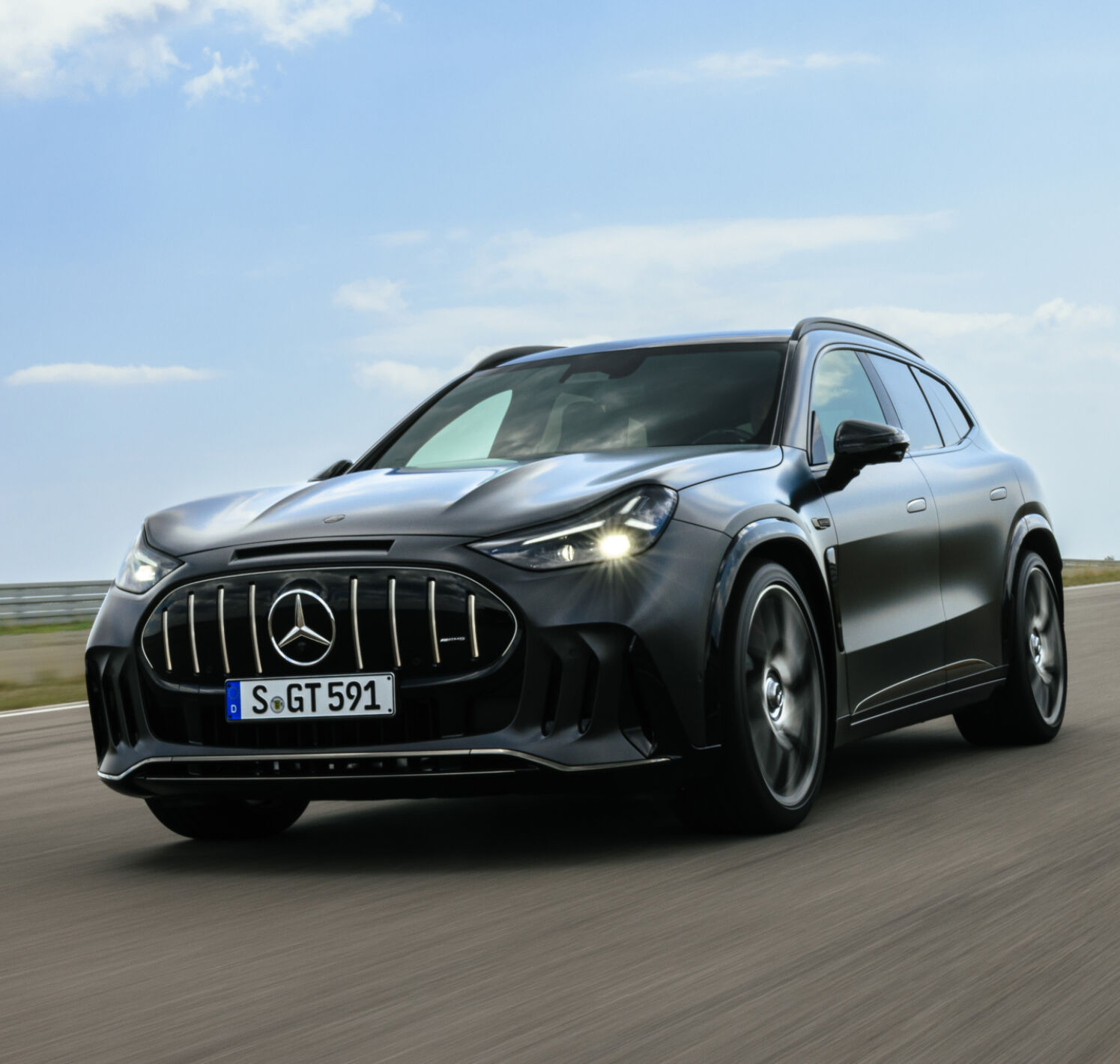 https://autofilter.sk/assets/files/images/amg-gt-suv/gallery/26c0332_071.jpg - obrazok