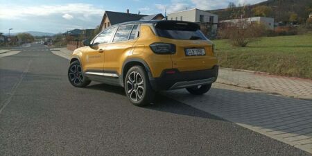 Jeep Avenger EV Summit obrazok