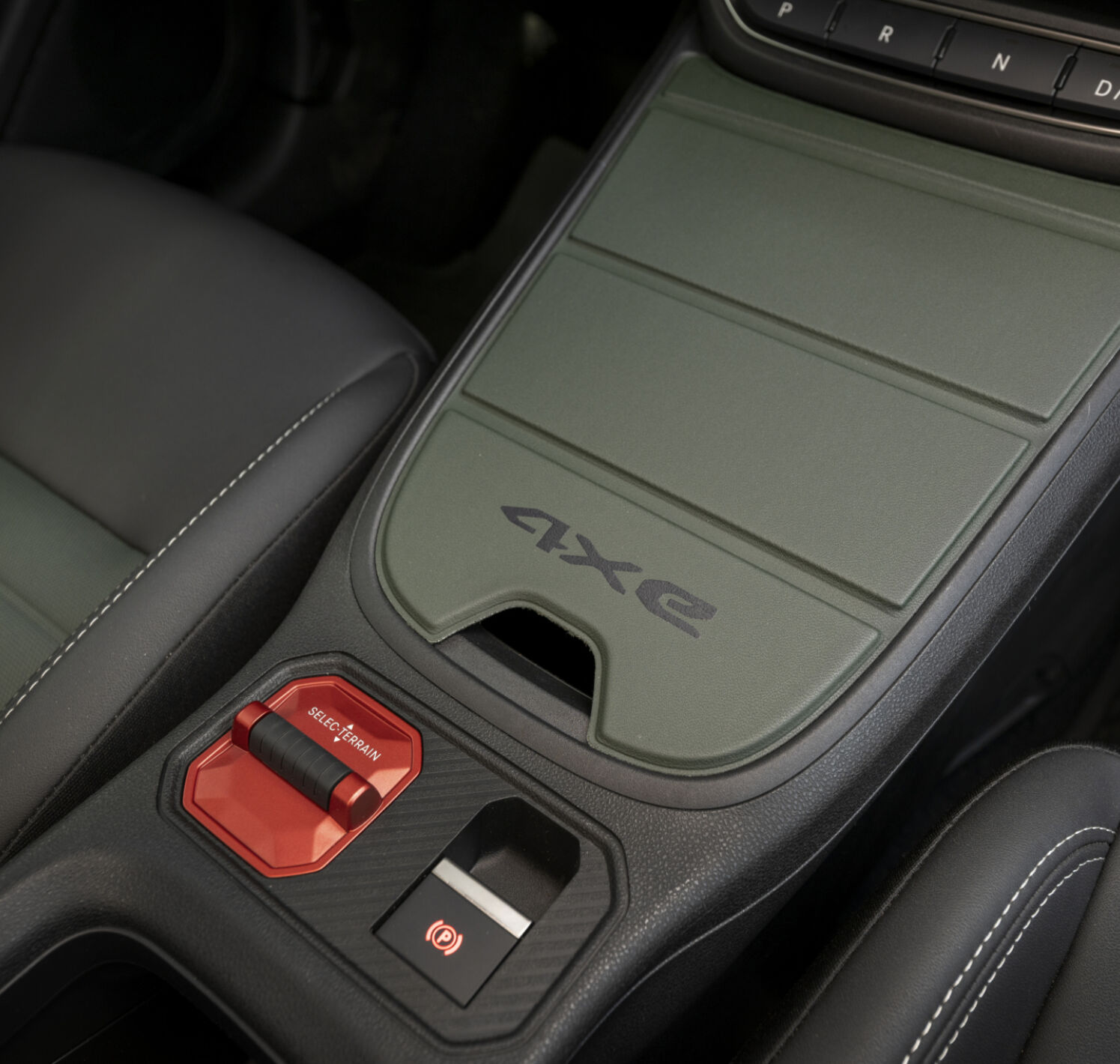 https://autofilter.sk/assets/files/images/avenger-ev/gallery/new-jeep-avenger-4xe14.jpg - obrazok