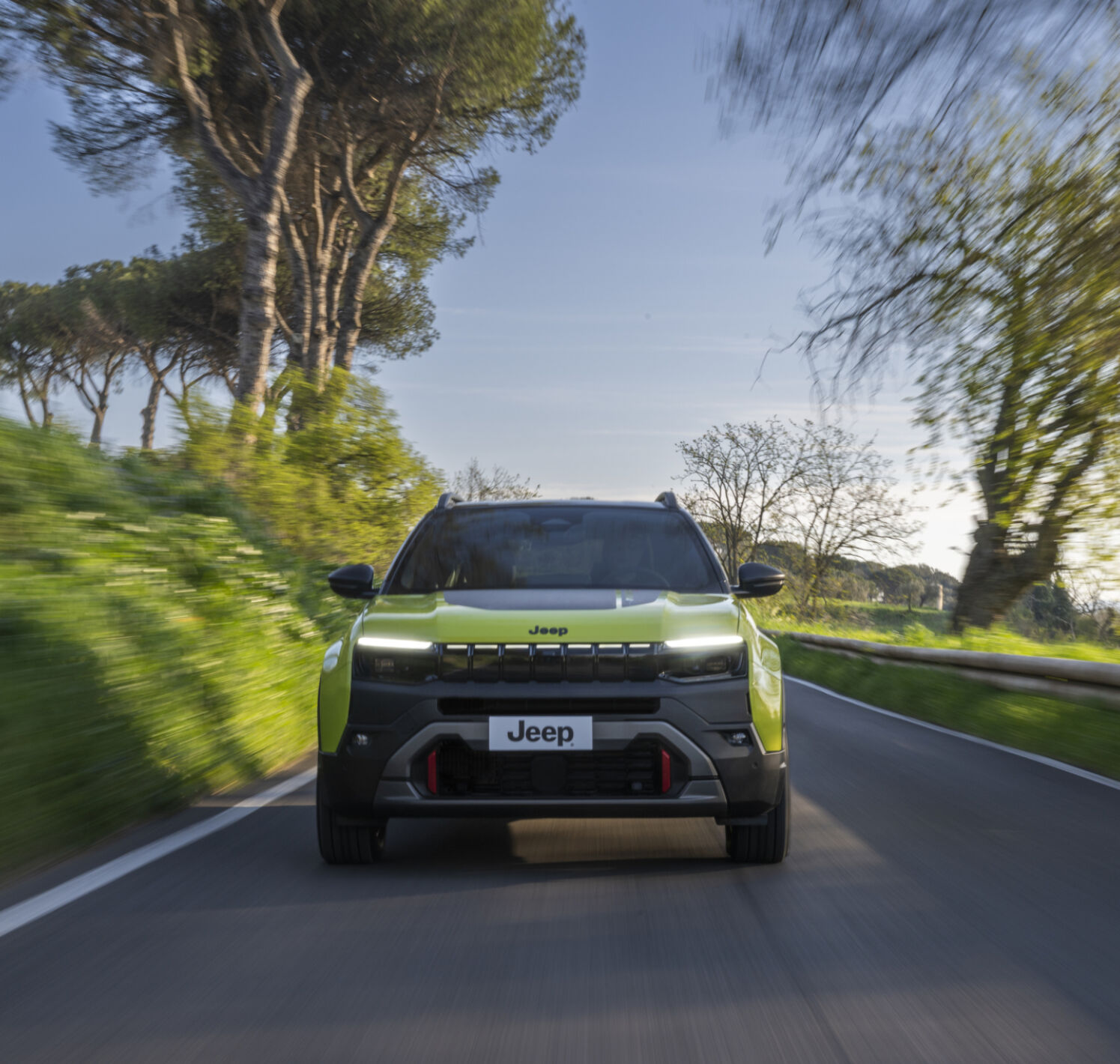 https://autofilter.sk/assets/files/images/avenger-ev/gallery/new-jeep-avenger-4xe7.jpg - obrazok