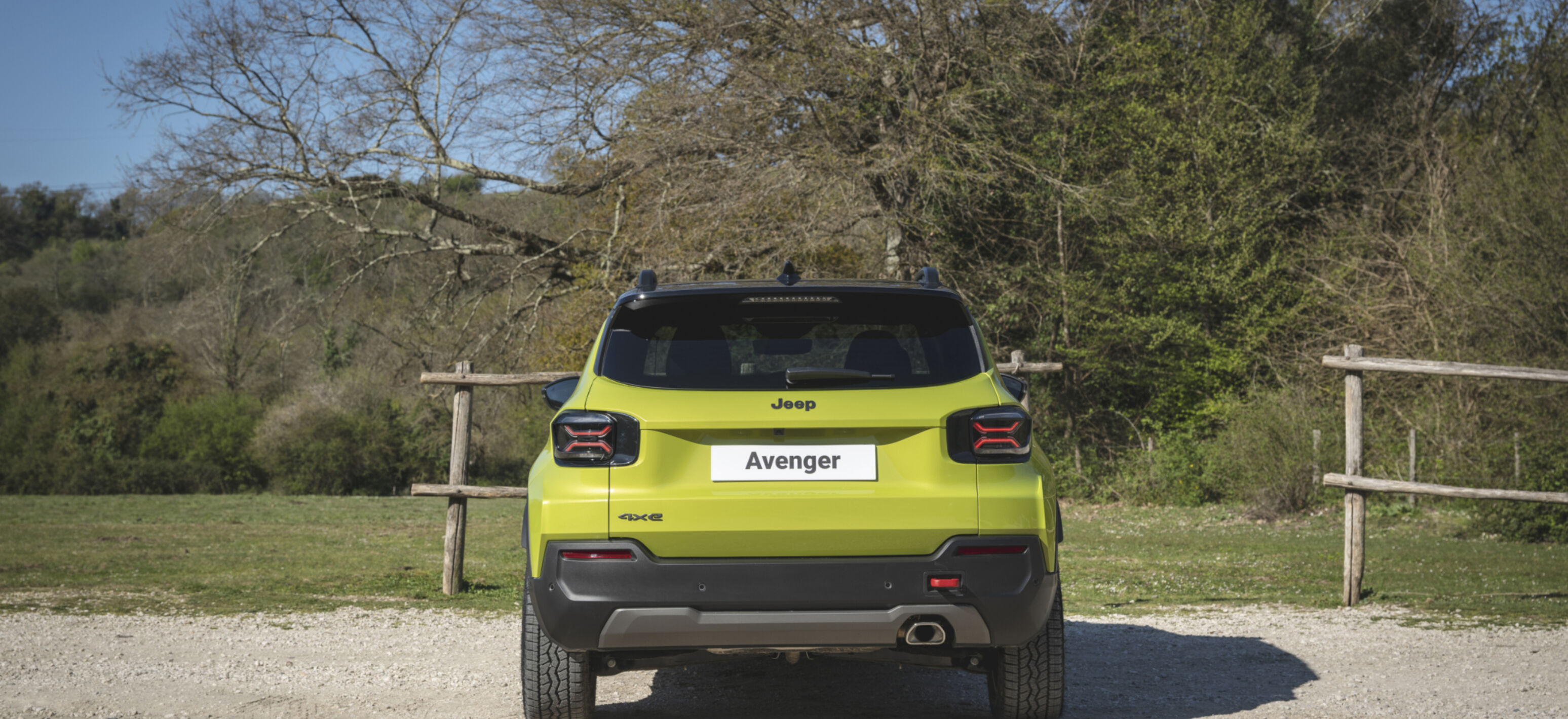 https://autofilter.sk/assets/files/images/avenger-ev/gallery/new-jeep-avenger-4xe8.jpg - obrazok