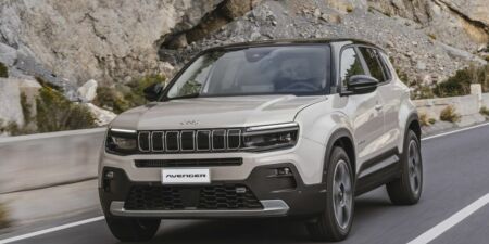 Jeep Avenger môže byť lacný, hybridný aj 4x4. Ktorý dáva zmysel? obrazok
