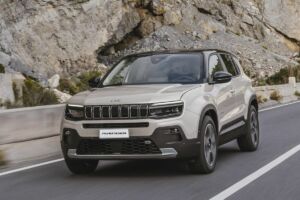 Jeep Avenger môže byť lacný, hybridný aj 4x4. Ktorý dáva zmysel?