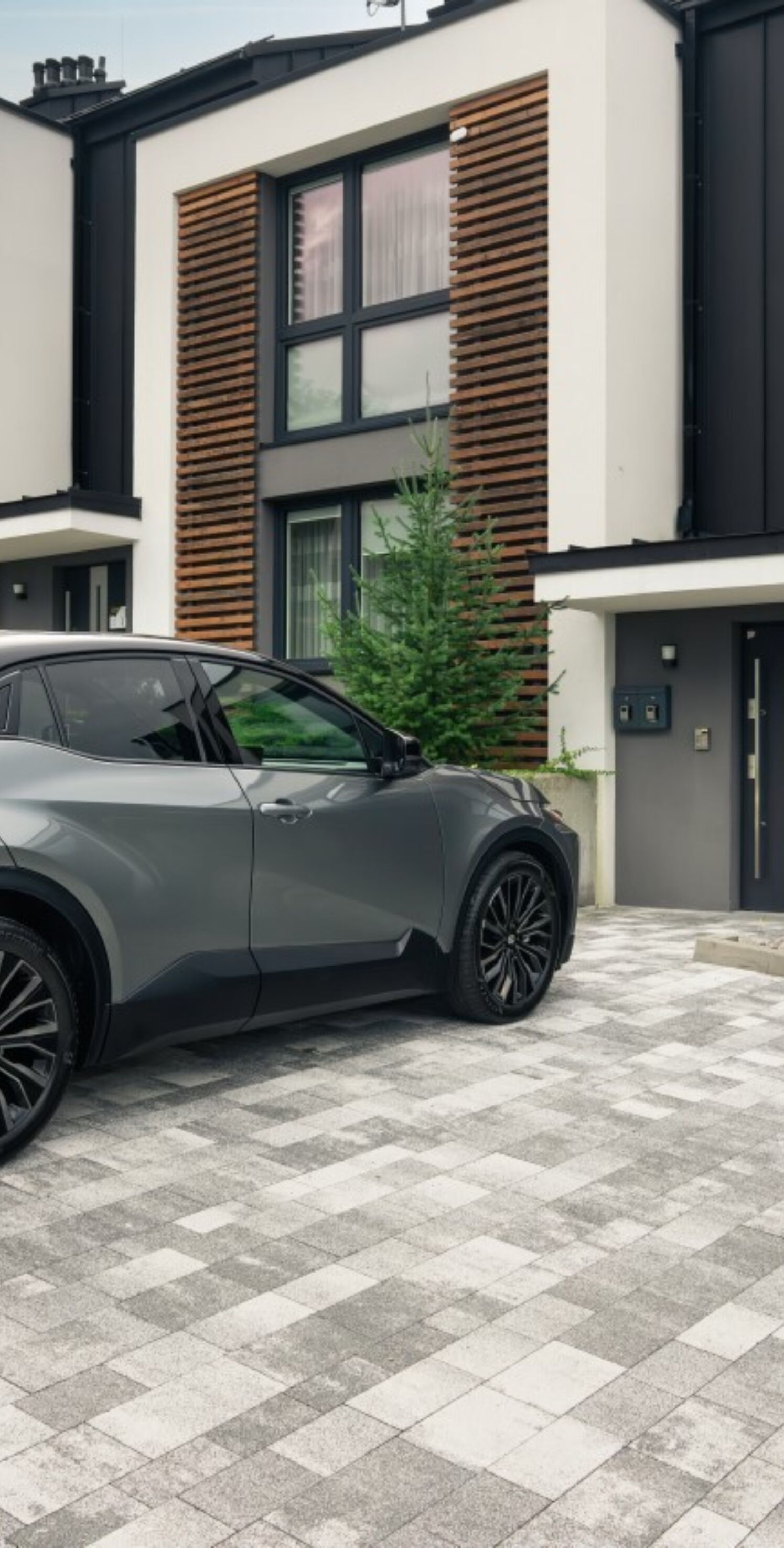 https://autofilter.sk/assets/files/images/c-hr-2/gallery/Toyota_CHR_plus_2025_DSC07159.jpg - obrazok