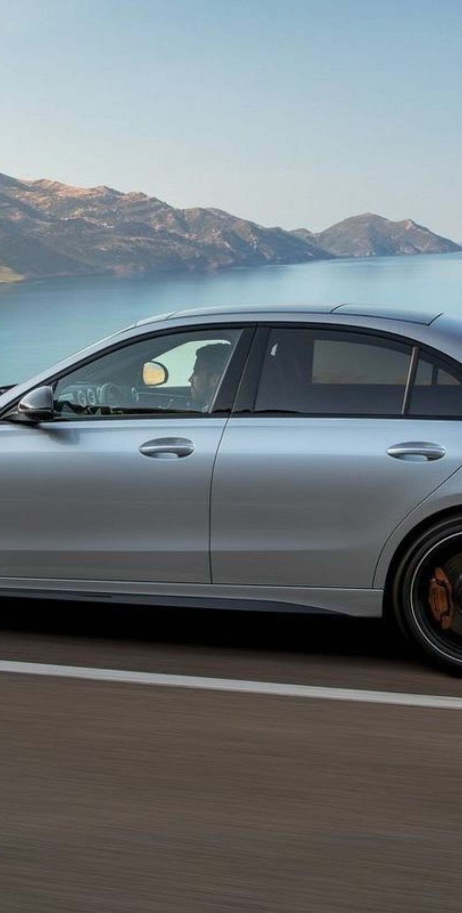 https://autofilter.sk/assets/files/images/c-sedan-amg/gallery/Mercedes-benz-c63-s-amg-e-performance-2022-23-galeria_2025-04-10-210139_ymhm.jpg - obrazok