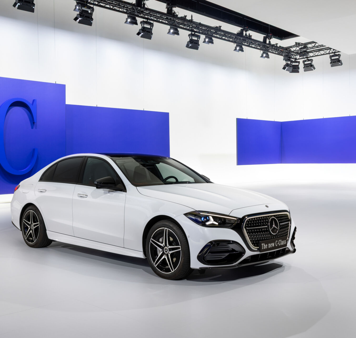 https://autofilter.sk/assets/files/images/c-sedan-phev/gallery/26C0225_008.jpg - obrazok