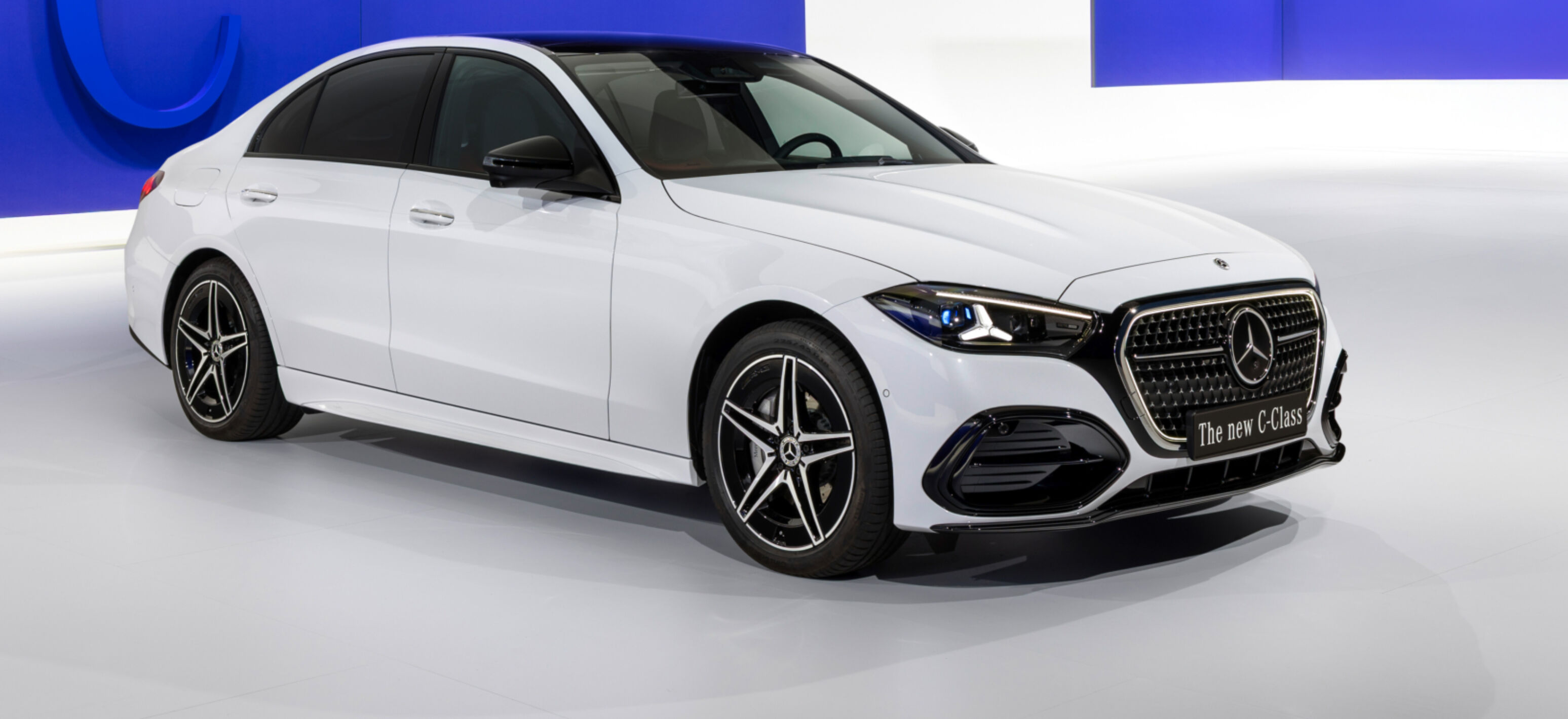 https://autofilter.sk/assets/files/images/c-sedan-phev/gallery/26C0225_009.jpg - obrazok