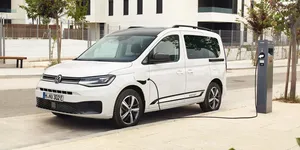 Volkswagen Caddy eHybrid – plug-in hybrid pre každodennú kombinovanú prevádzku obrazok