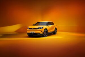 Ford Capri je elektrické SUV-kupé, ktoré vie cestovať ďalej, než naznačuje jeho štýl