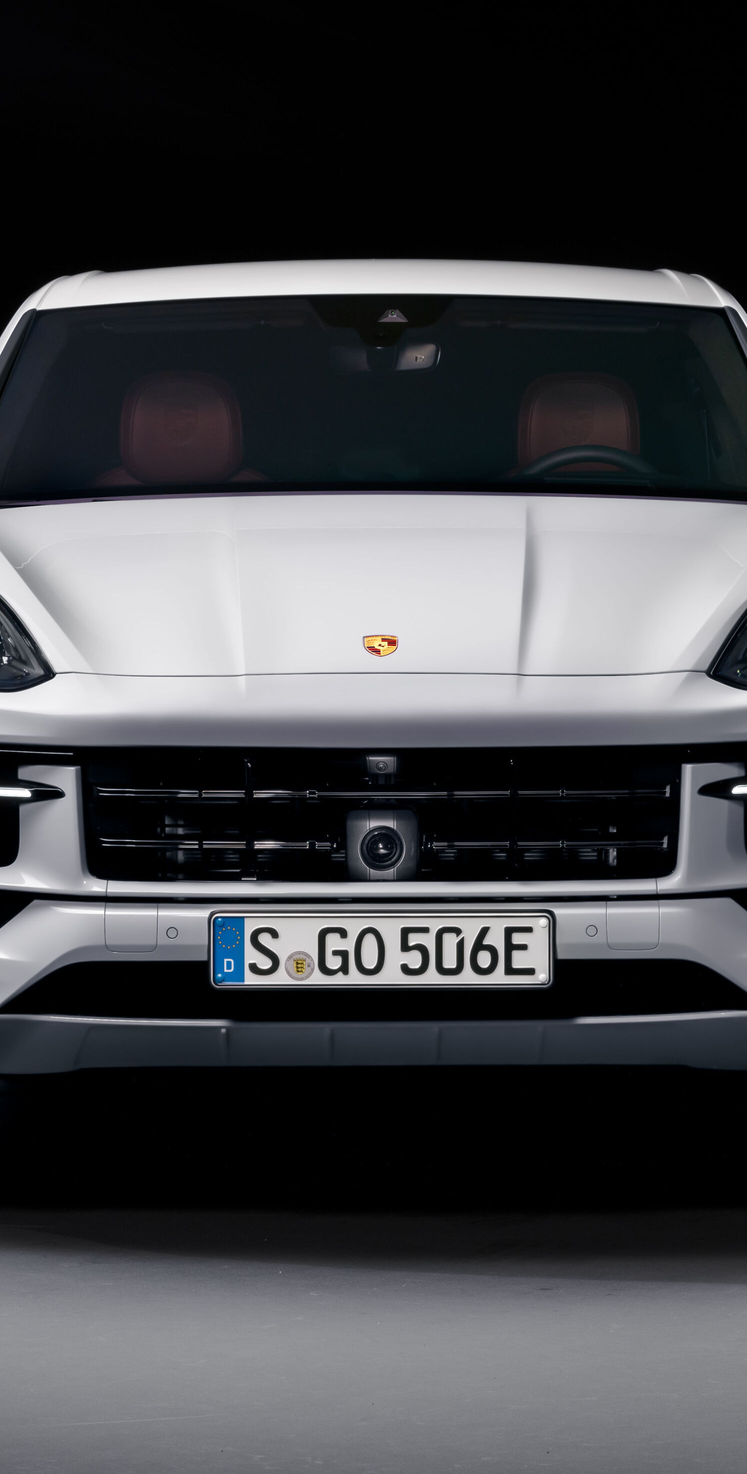 https://autofilter.sk/assets/files/images/cayenne-2/gallery/Cayenne_E-Hybrid_exterior__Front_Kopie.jpg - obrazok