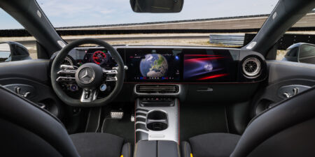 Mercedes-AMG CLA 45 4MATIC+: elektrický sedan s 680 koňmi a technikou na úrovni superšportov obrazok