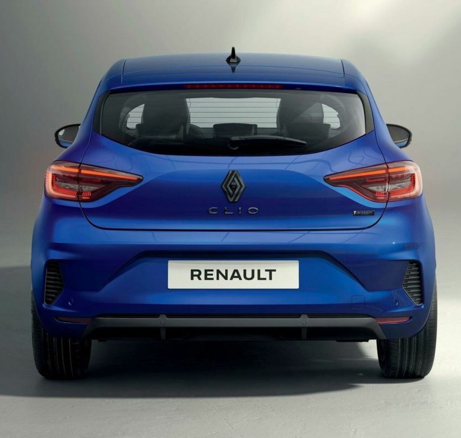 https://autofilter.sk/assets/files/images/clio-e-tech/gallery/Renault-clio-2023-25-galeria_2025-04-10-195357_fghr.jpg - obrazok