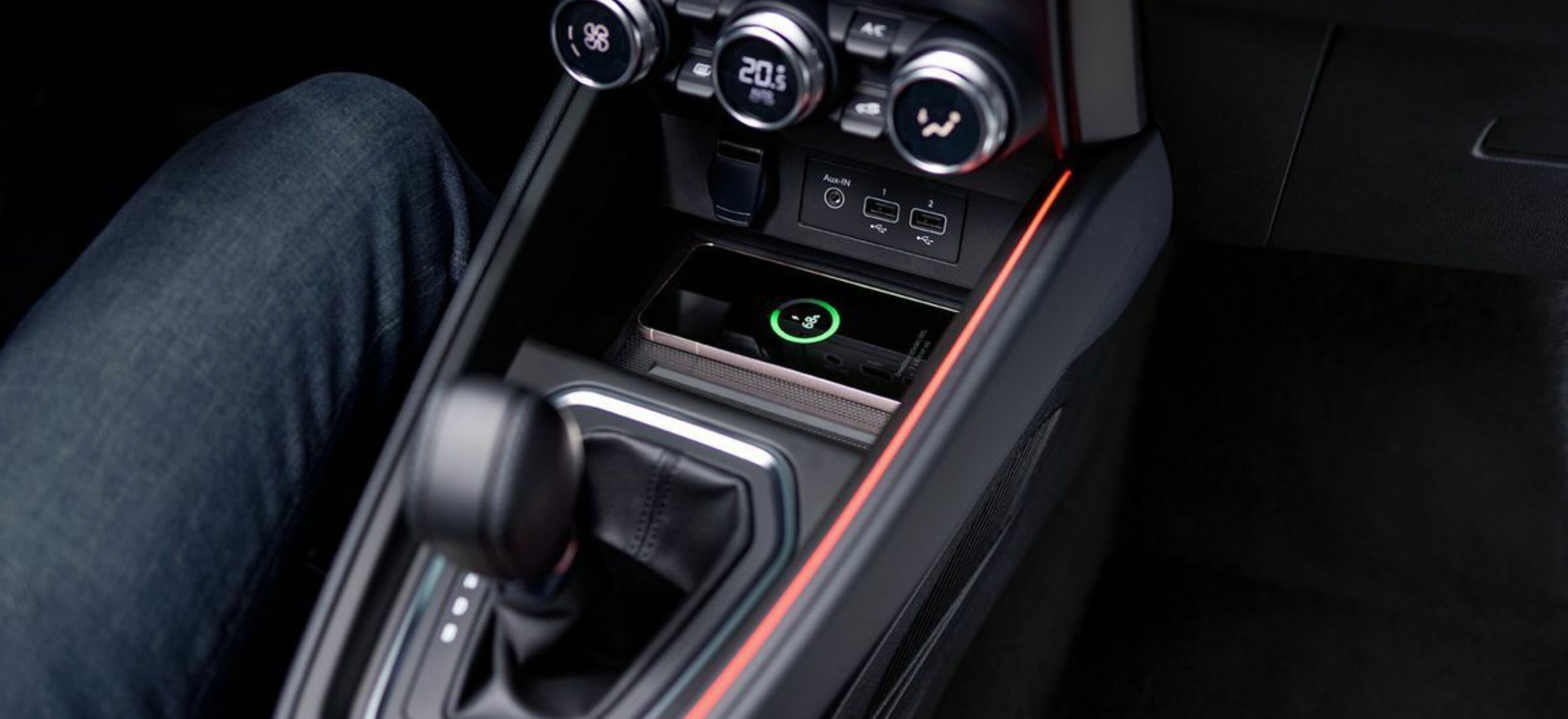 https://autofilter.sk/assets/files/images/colt-hybrid/gallery/Mitsubishi-colt-2023-08-galeria_2025-04-10-212154_mhxf.jpg - obrazok