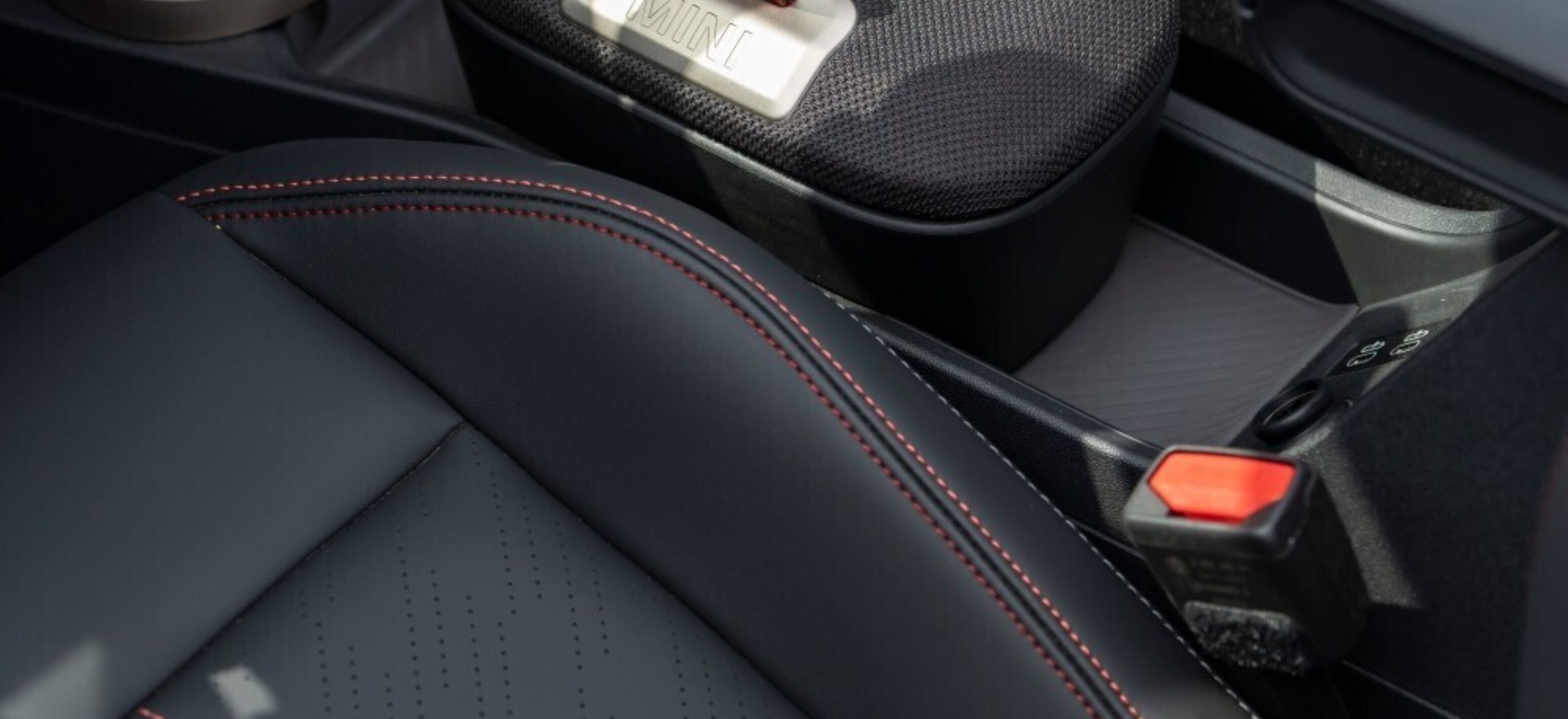 https://autofilter.sk/assets/files/images/cooper-cabrio-jcw/gallery/P90562577-low-Res-mini-john-cooper-wor_2025-04-10-211926_vtub.jpg - obrazok