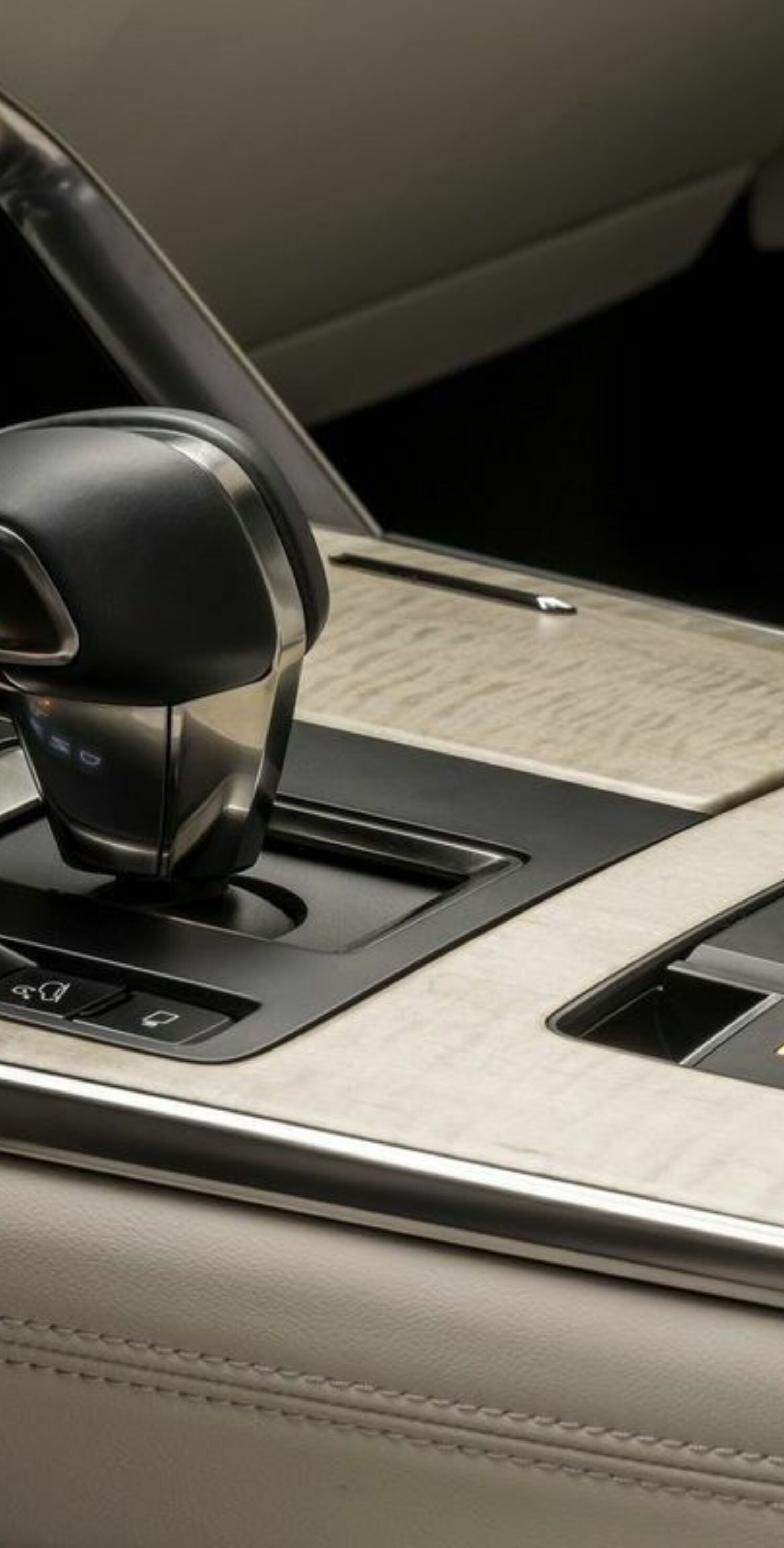 https://autofilter.sk/assets/files/images/cx-60/gallery/Mazda-cx-60-2022-galeria_2025-04-10-205928_defl.jpeg - obrazok