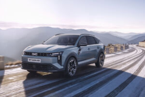 Dacia Striker: priestranný crossover s pohonom LPG, hybridom a cenou od 21 000 eur