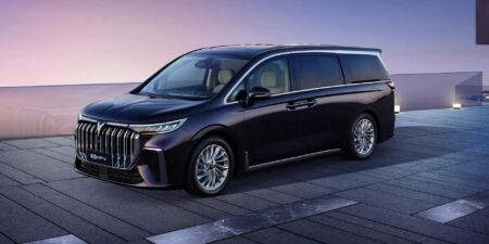 Na slovenský trh príde čínske elektrické MPV Voyah Dream. Spoznali sme európske špecifikácie obrazok