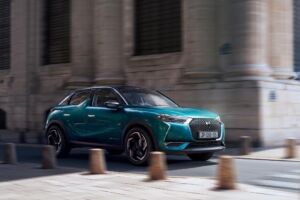 DS 3 E-TENSE: kompaktný elektrický crossover s dojazdom cez 400 km