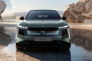 DS N°7 Hybrid: Luxusné SUV zostáva verné benzínu aj bez nabíjania obrazok