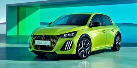 Peugeot e-208 funguje najlepšie v meste. Silnejšia verzia rozšíri jeho rajón obrazok