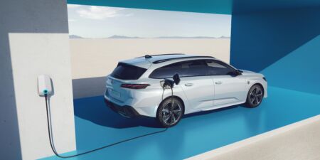 Elektrický Peugeot e-308 prichádza: 400 kilometrov a nová batéria obrazok