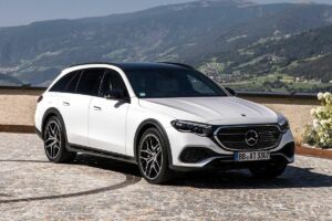Mercedes-Benz E All-Terrain PHEV: plug-in hybrid, ktorý dáva pri veľkom kombi reálny zmysel